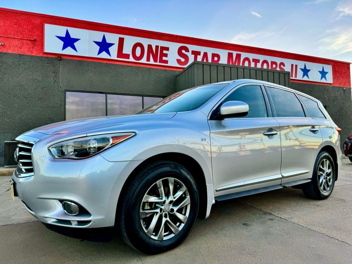 2015 SILVER INFINITI QX60 BASE (5N1AL0MN5FC) , located at 5900 E. Lancaster Ave., Fort Worth, TX, 76112, (817) 457-5456, 0.000000, 0.000000 - This is a 2015 INFINITI QX60 BASE 4 DOOR SUV that is in excellent condition. There are no dents or scratches. The interior is clean with no rips or tears or stains. All power windows, door locks and seats. Ice cold AC for those hot Texas summer days. It is equipped with a CD player, AM/FM radio, AUX - Photo#0